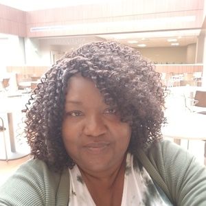 Meet your Posher, Claudia